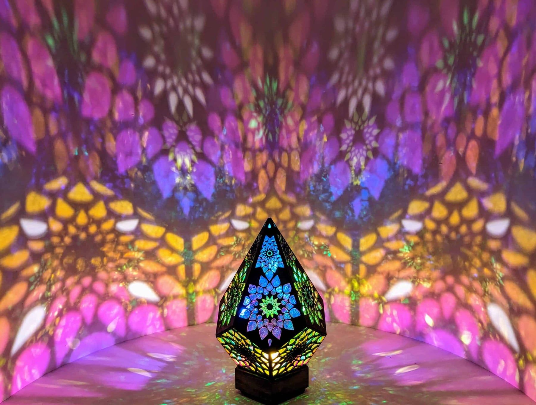 Ignite Magenta sensory lamp, photo 3 of 4